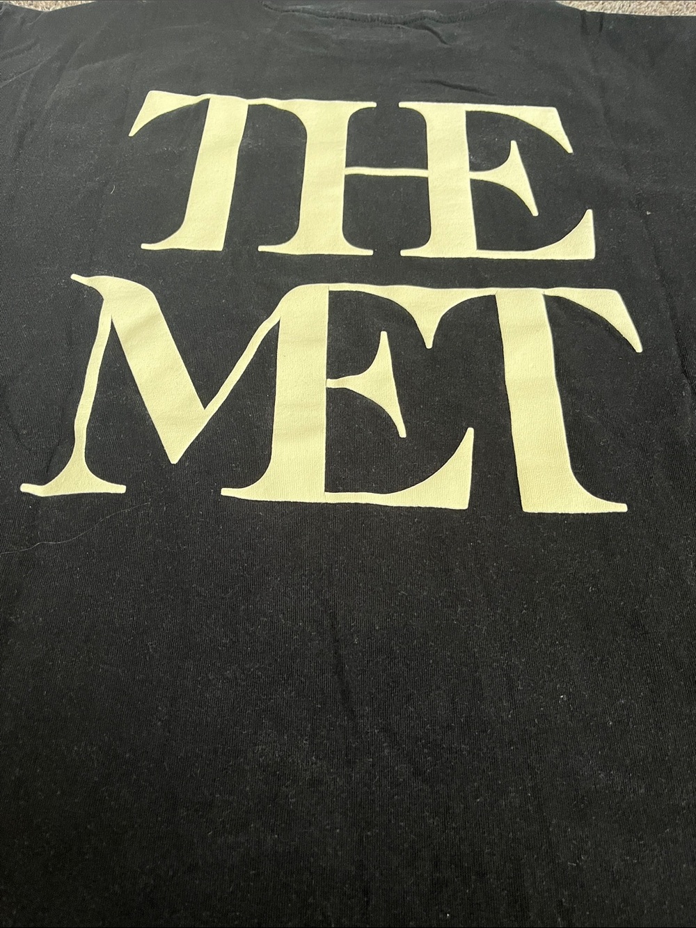 PacSun Black Tee with Red Neck Label. The Met! Large tee. Good condition - Picture 4 of 8
